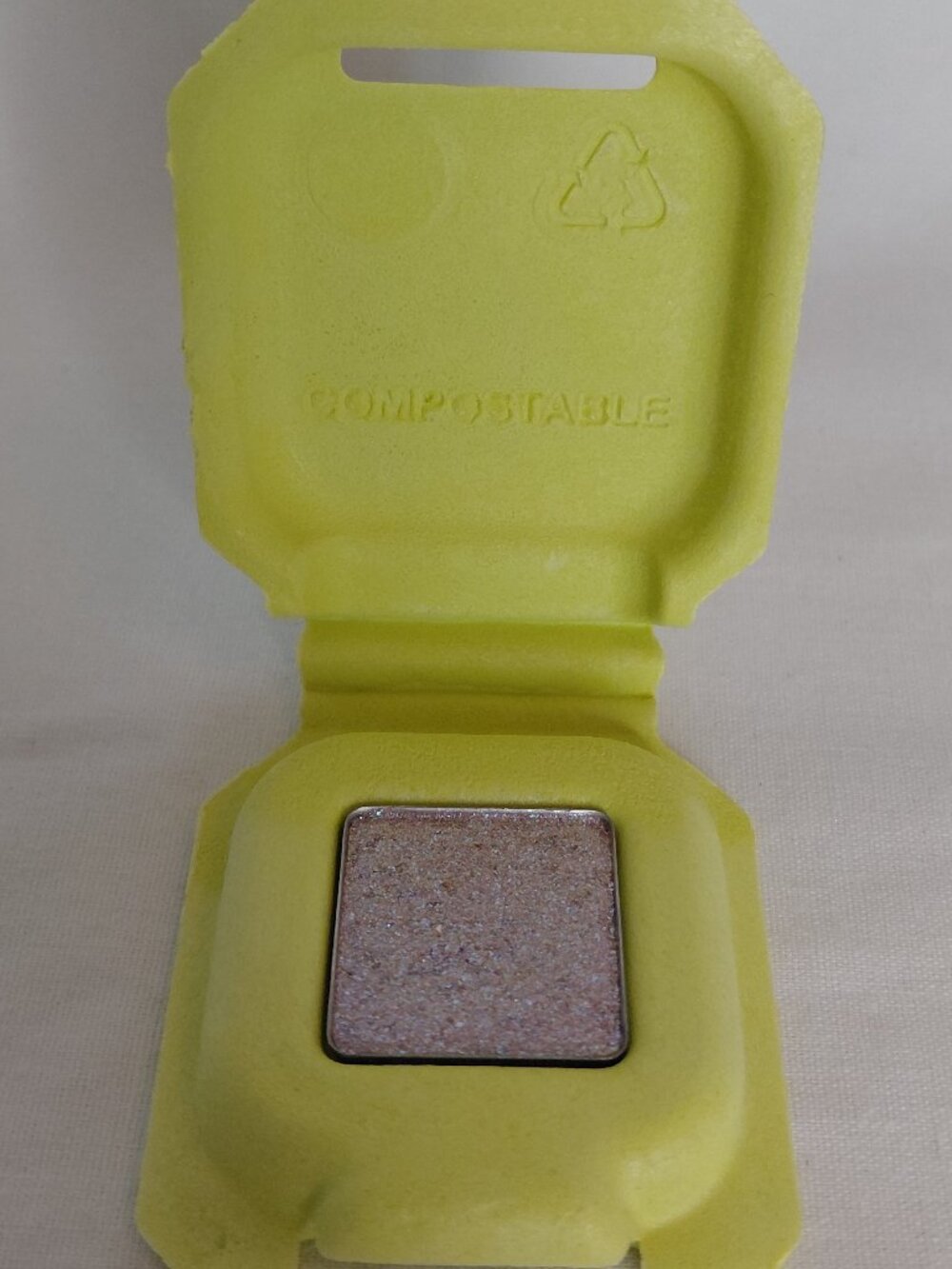 Half Magic - Eyeshadow Singles - Sparkle Puff